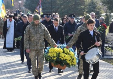 В Ужгороді вшанували військовослужбовців, що брали участь у захисті Дебальцівського плацдарму