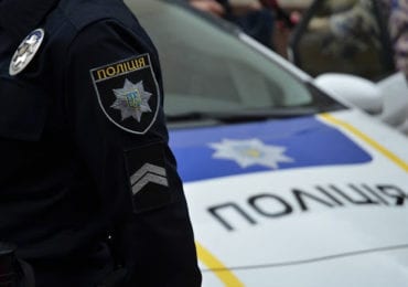 Прокуратура погодила підозру трьом патрульним, які побили пасажирів автівки