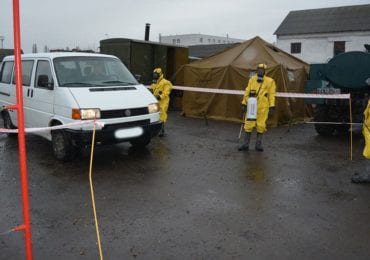 Закарпатські рятувальники тренувалися на спеціальних машинах радіаційного та хімічного захисту