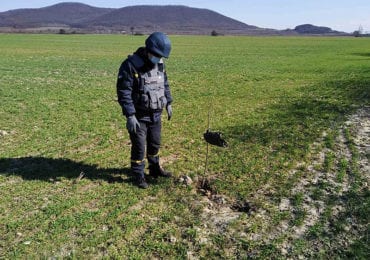 Закарпатські рятувальники знищили чергову небезпечну знахідку часів Другої світової війни