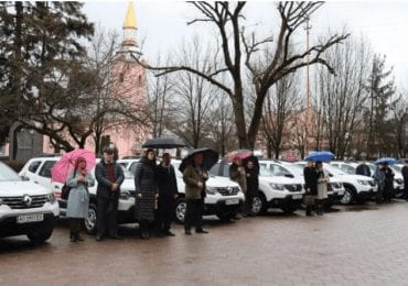 Сільські амбулаторії Іршавщини отримали 16 автомобілів