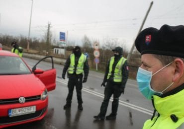 У сусідній Словаччині відкрили першу кримінальну справу за навмисне поширення вірусу