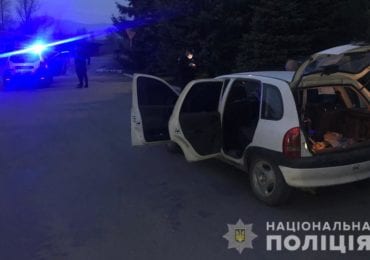 На Закарпатті чоловік зі зброєю погрожував прикордонникам (ФОТО)