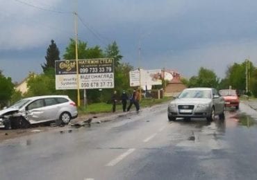 В Ужгороді поруч з будівельним гіпермаркетом "Епіцентр" трапилася ДТП (ФОТО)