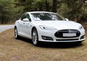 Українська Tesla: закарпатські нардепи зареєстрували законопроєкти про будівництво в Україні електромобілів