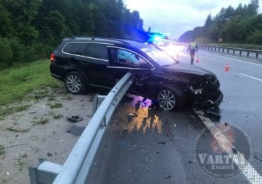 Влетів у відбійник: на трасі Київ-Чоп трапилась трагічна ДТП (ФОТО)