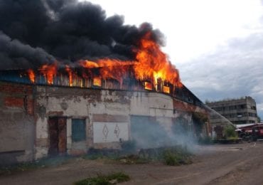 Масштабна пожежа у Хусті: подробиці від рятувальників (ФОТО)