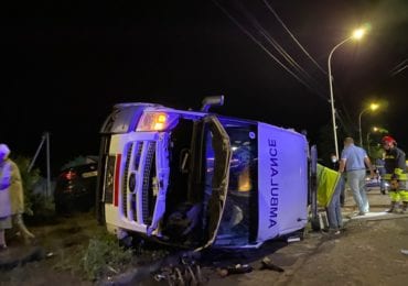 В Ужгороді BMW влетіла у «швидку» - 5 потерпілих (ФОТО, ВІДЕО)