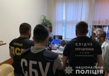 Мільйонні махінації з засобами епідзахисту на Закарпатті: двох підозрюваних взято під варту