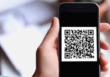 Шахрайство з QR- кодами: в Україні за новою схемою обману блокують телефони та крадуть гроші