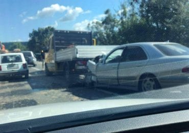 ДТП на Закарпатті: в Мукачеві Mercedes в’їхав у вантажний фургон  (ФОТО)