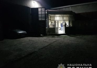 Стрілянина на Закарпатті: на підприємство увірвались двоє хлопців та відкрили вогонь