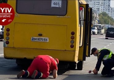 Відмовили гальма: в Києві маршрутка збила пішоходів, є загиблі (ФОТО)