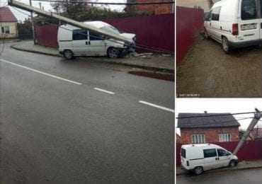 ДТП на Хустщині: автівка в’їхала в електростовп