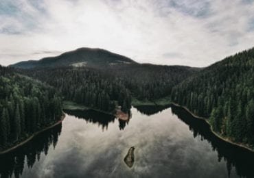 Закарпатський фотограф показав Синевир та перевал із висоти пташиного польоту (ФОТО)