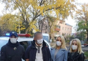 Дві ужгородки затримали зловмисника, який посеред вулиці пограбував дідуся (ФОТО)