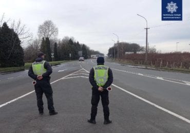 На Закарпатті понад 20 екіпажів патрульних стежать за безпекою на дорозі під час Різдвяних свят