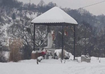 Зухвалі вандали збили голову Богородиці біля Сваляви