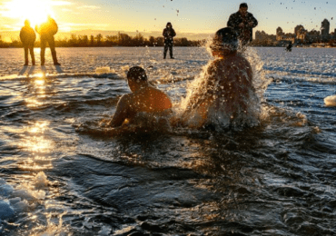 Українська православна церква пірнати на Водохреща не забороняє, але й не заохочує