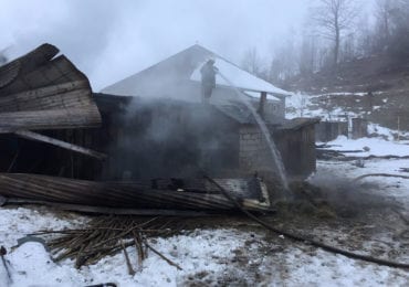 На Хустщині горів хлів із сіном