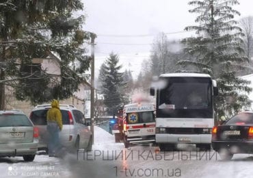 Вчора біля Пилипця застряг туристичний автобус