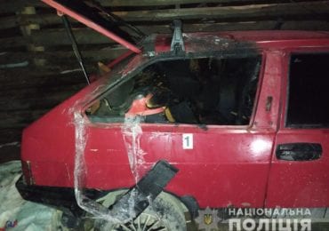 18-річний рахівчанин облив бензином і підпалив авто односельця