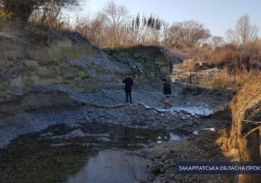 На Закарпатті підприємство незаконно видобувало піщано-гравійну суміш