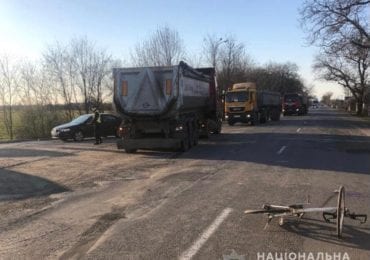 В селі Яноші вантажівка збила 15-річного велосипедиста