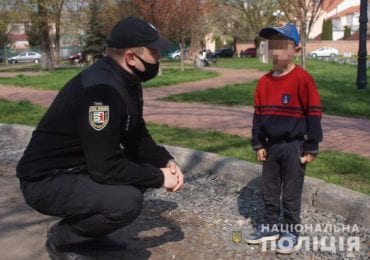 В Мукачеві ювеніали провели рейд містом та районом по місцям де жебракують діти