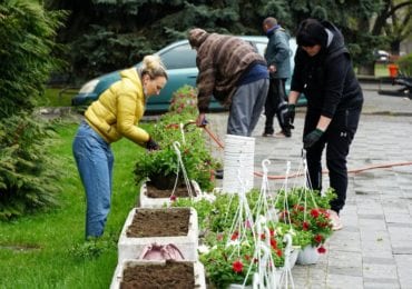 До Великодня в Ужгороді хазяйновито наводять лад