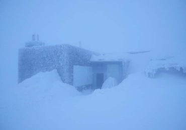 Карпатські високогір'я засипані снігом, температура повітря - 6°C