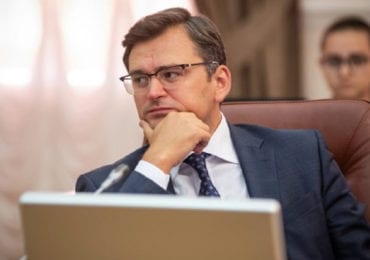 Кулеба: українці знову зможуть подорожувати тільки після завершення вакцинації