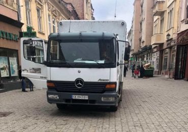 В Ужгороді склали постанови на водіїв на заїзд у пішохідну зону