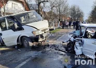 У селі Гать в ДТП постраждала 4-річна дитина, водій ВАЗу помер у "швидкій"