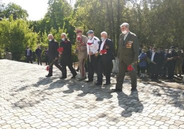 Як в Ужгороді відзначали День пам'яті та примирення (ВІДЕО)