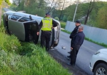 Не впорався з керуванням і автомобіль перекинувся на бік: ДТП на Іршавщині