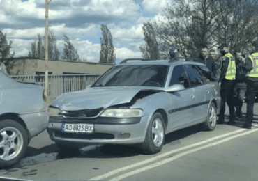 В Мукачеві маштабне ДТП: 4 машини і мотоцикл