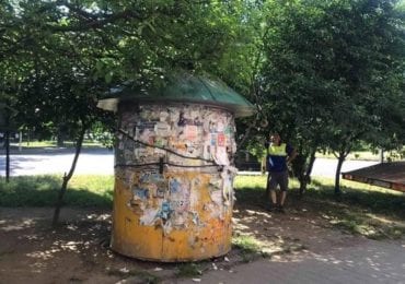 В Ужгороді демонтували павільйон, який вже давно стояв без дозвільних документів