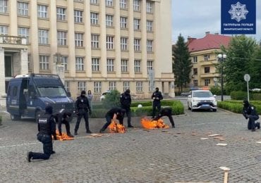 В Ужгороді патрульні роти ТОР провели показові виступи (ФОТО)