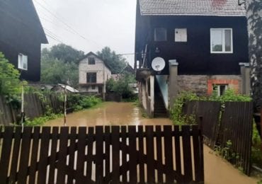 На Рахівщині через значні опади підтопило дворогосподарства (ФОТО)