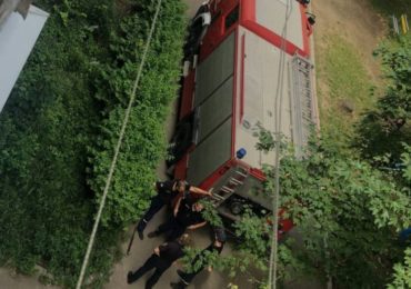 «Забув їжу на плиті»: у Мукачеві у власній оселі ледь не загинув чоловік (ФОТО, ВІДЕО)