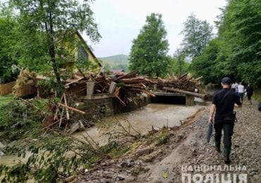 Страшні наслідки негоди на Рахівщині: одна людина зникла (ФОТО, ВІДЕО)