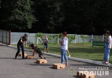 Закарпатські кінологи провели екскурсію для хлопців та дівчат з навчального центру "Неємія"