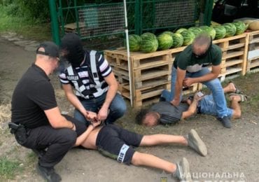 Затримали "на гарячому": на Ужгородщині 25-річний чоловік торгував метамфетаміном (ФОТО, ВІДЕО)