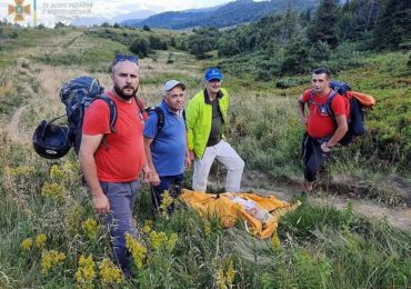 За вихідні рятувальники надали допомогу двом жінкам, що травмувалися в Карпатах