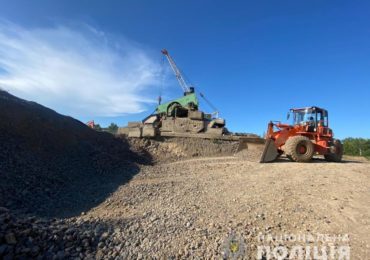 На Ужгородщині поліцейські припинили незаконний видобуток андезиту