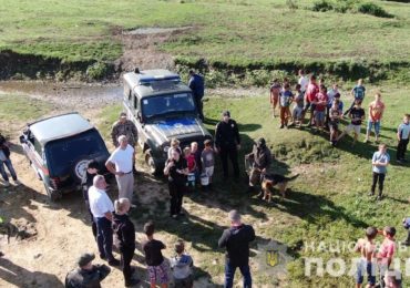 Шукали всю ніч: подробиці пошуків заблукалих дітей від поліції