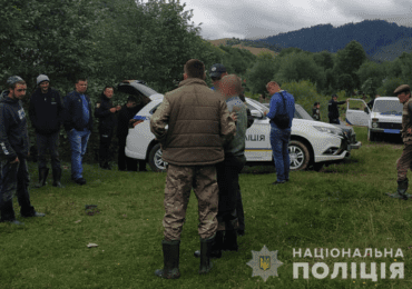 На Закарпатті майже добу розшукували чоловіка, який зник під час випасання худоби