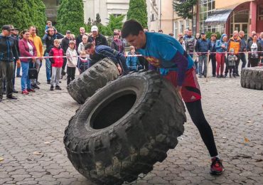 В Ужгороді відбулися два турніри зі стронгмена (ВІДЕО)