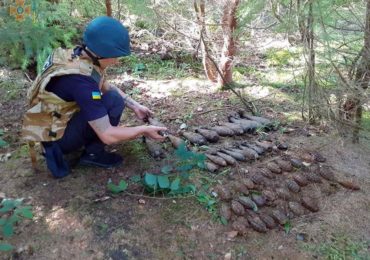 На Закарпатті піротехніки знищили 570 вибухонебезпечних предметів і 1952 набої до стрілецької зброї